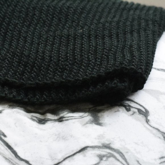 Zara Black Knit Infinity/Circle Scarf - Picture 3 of 6